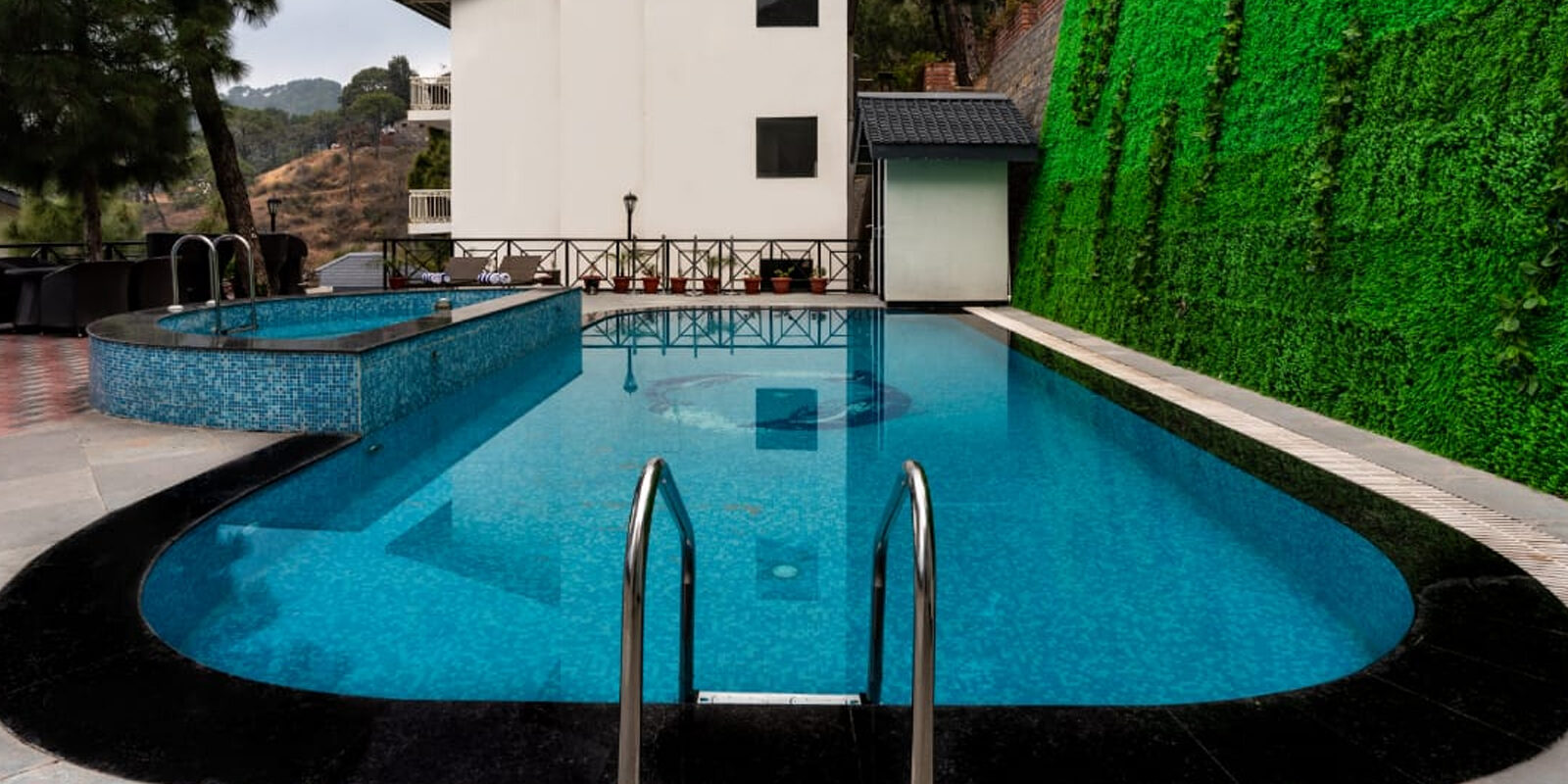 5 star hotels in kasauli with Swimming pool